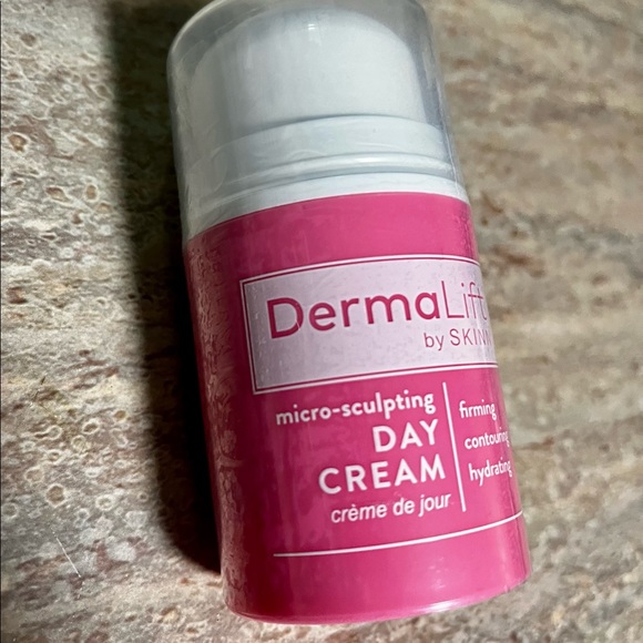 New Dermalift micro- sculpting Day Cream by SKINN - Picture 14 of 16